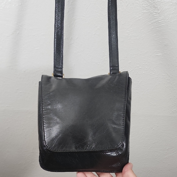 HOBO Black Leather Crossbody Bag with Floral Lining With Magnetic Closure - Picture 1 of 6